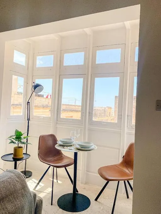 Designer Furnished - Entire Apartment Sliema 2B By Solea