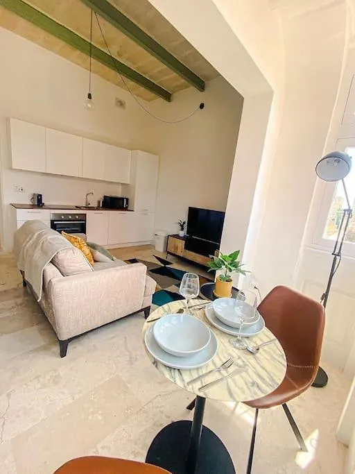 Designer Furnished - Entire Apartment Sliema 2B By Solea