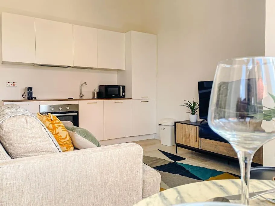 Designer Furnished - Entire Apartment Sliema 2B By Solea 0*,  Malta