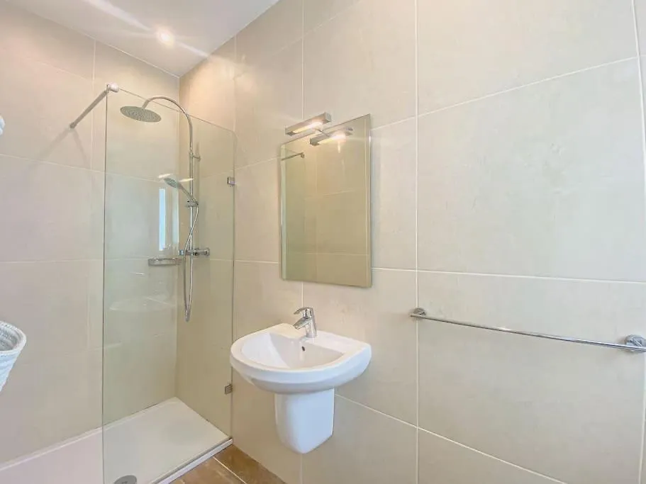 Designer Furnished - Entire Apartment Sliema 2B By Solea